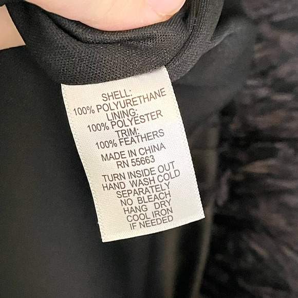 For Cynthia Black Vegan Leather Feathers Sleeveless Shift Mini Dress Large NWT - Picture 3 of 9